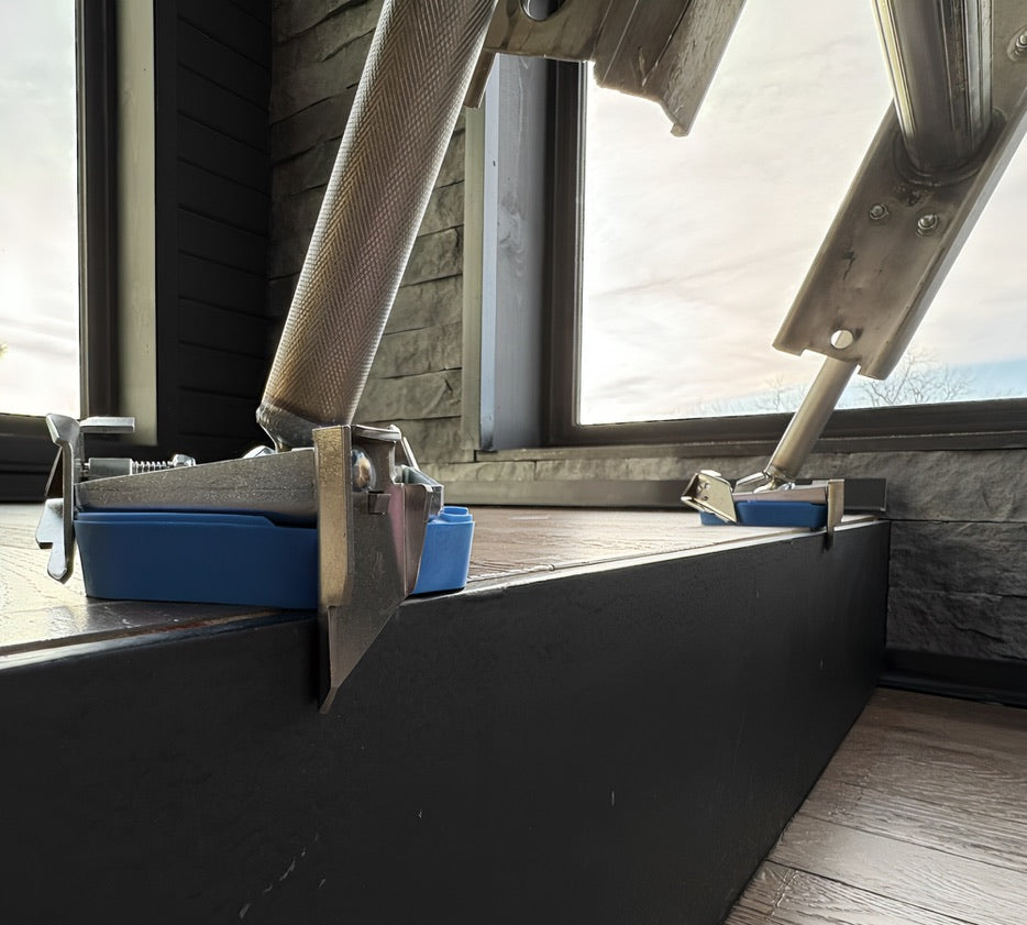 Tread Savage™ Pro-Level Max Traction Ladder Leveler System 1 Pair