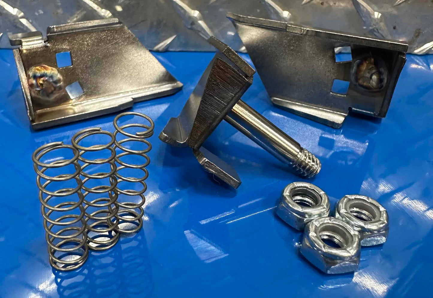 Tread Savage Replacement metal fang Set of 3